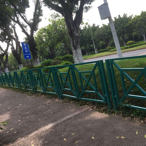 广州道路市政隔离栏杆工厂人行道护栏定做价格镀锌方管烤漆